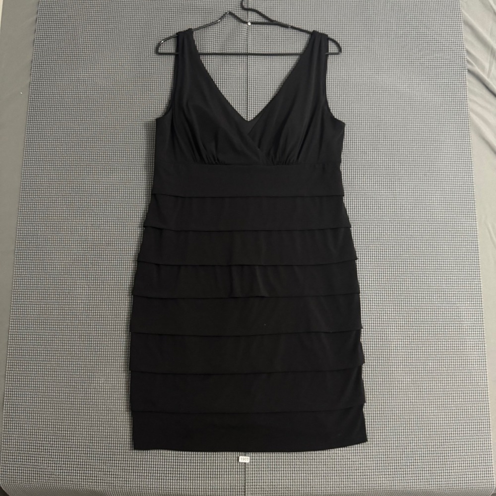 Connected Petite Black Tiered Layered V-Neck Cocktail Dress 14P